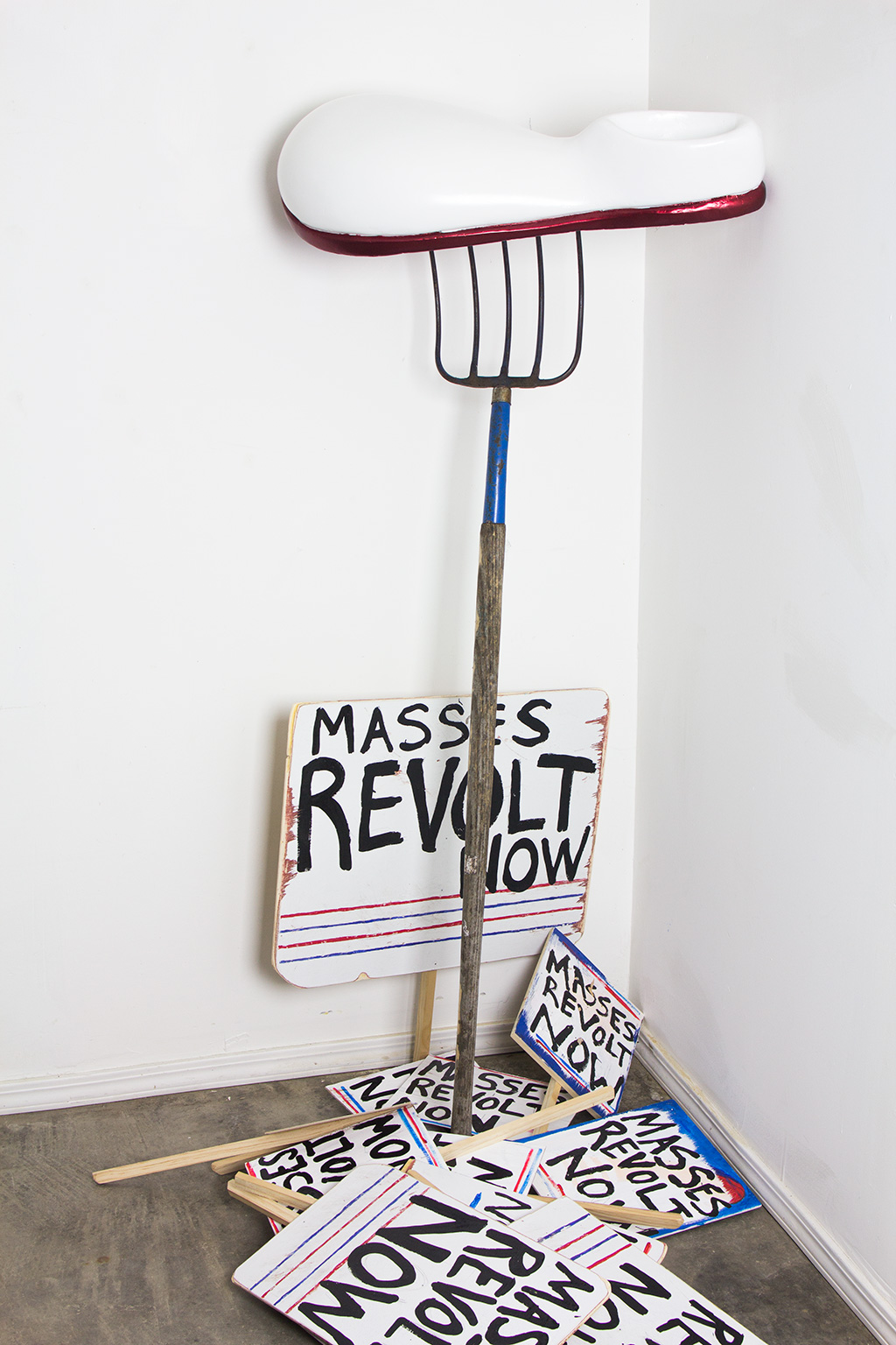 Masses Revolt Now, (installation view) 2014